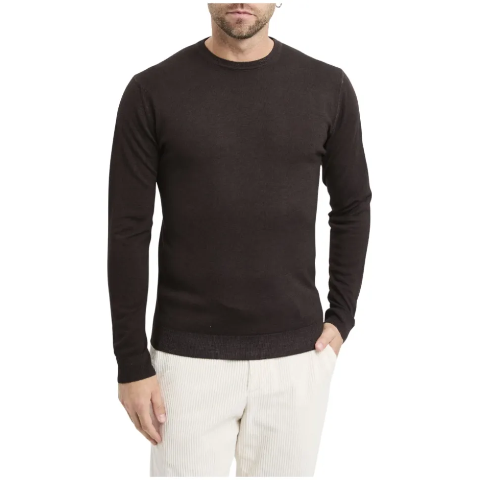 Round-neck Knit
