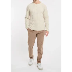 Round-neck Knit with Cable Stitch