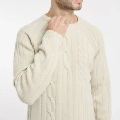 Round-neck Knit with Cable Stitch