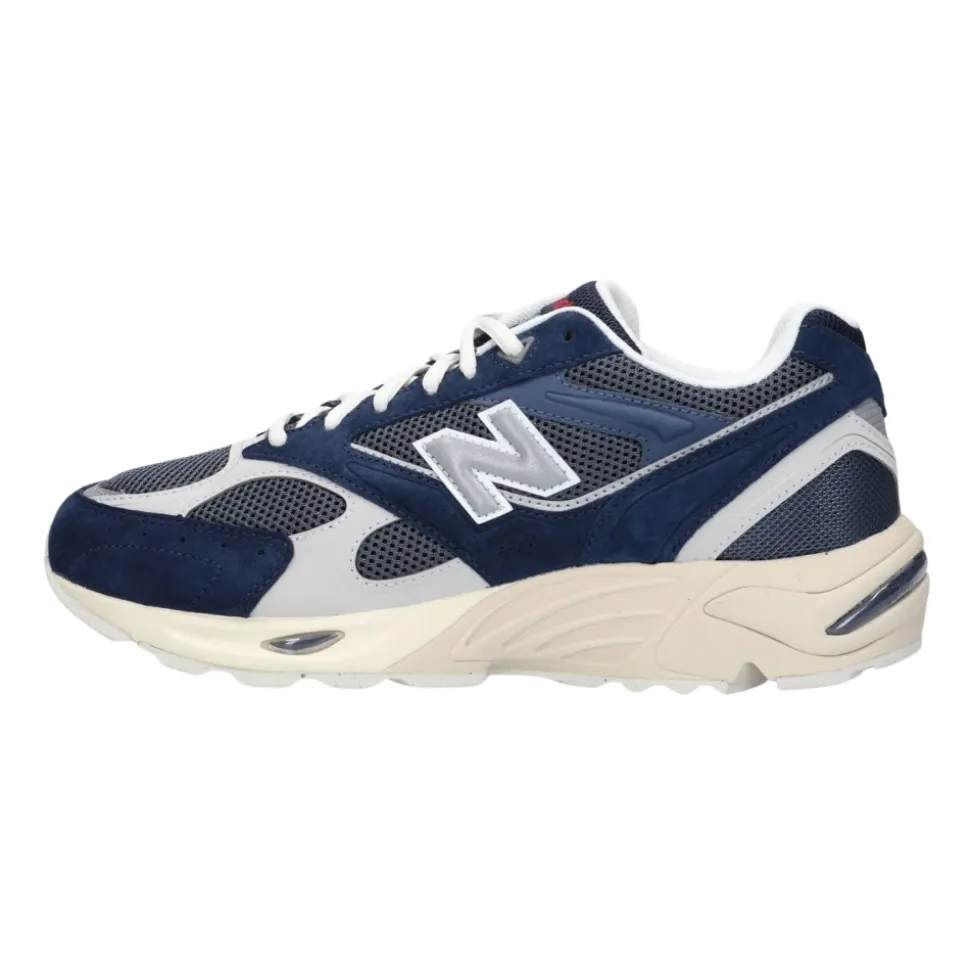 880R Sneaker
