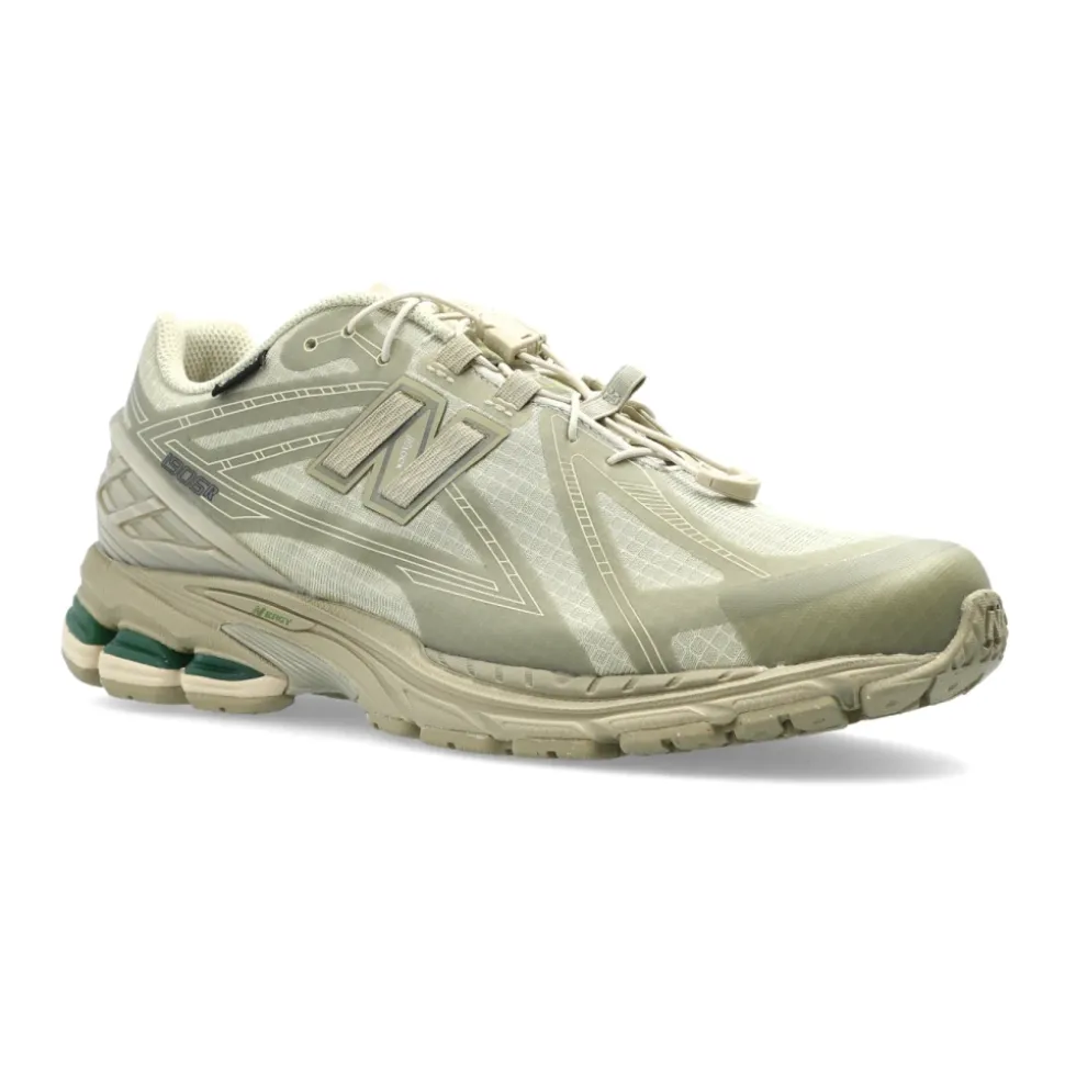 1906R Sports Shoes