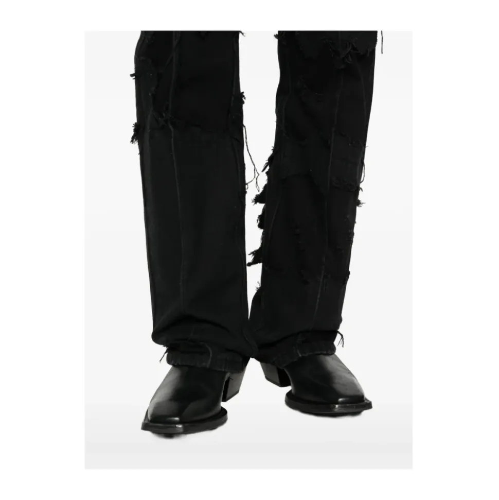 Ruin Distressed Jeans