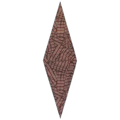 Scarf with pointed profile