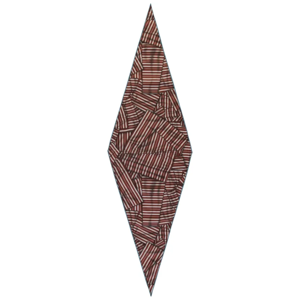 Scarf with pointed profile