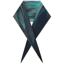 Scarf with pointed profile