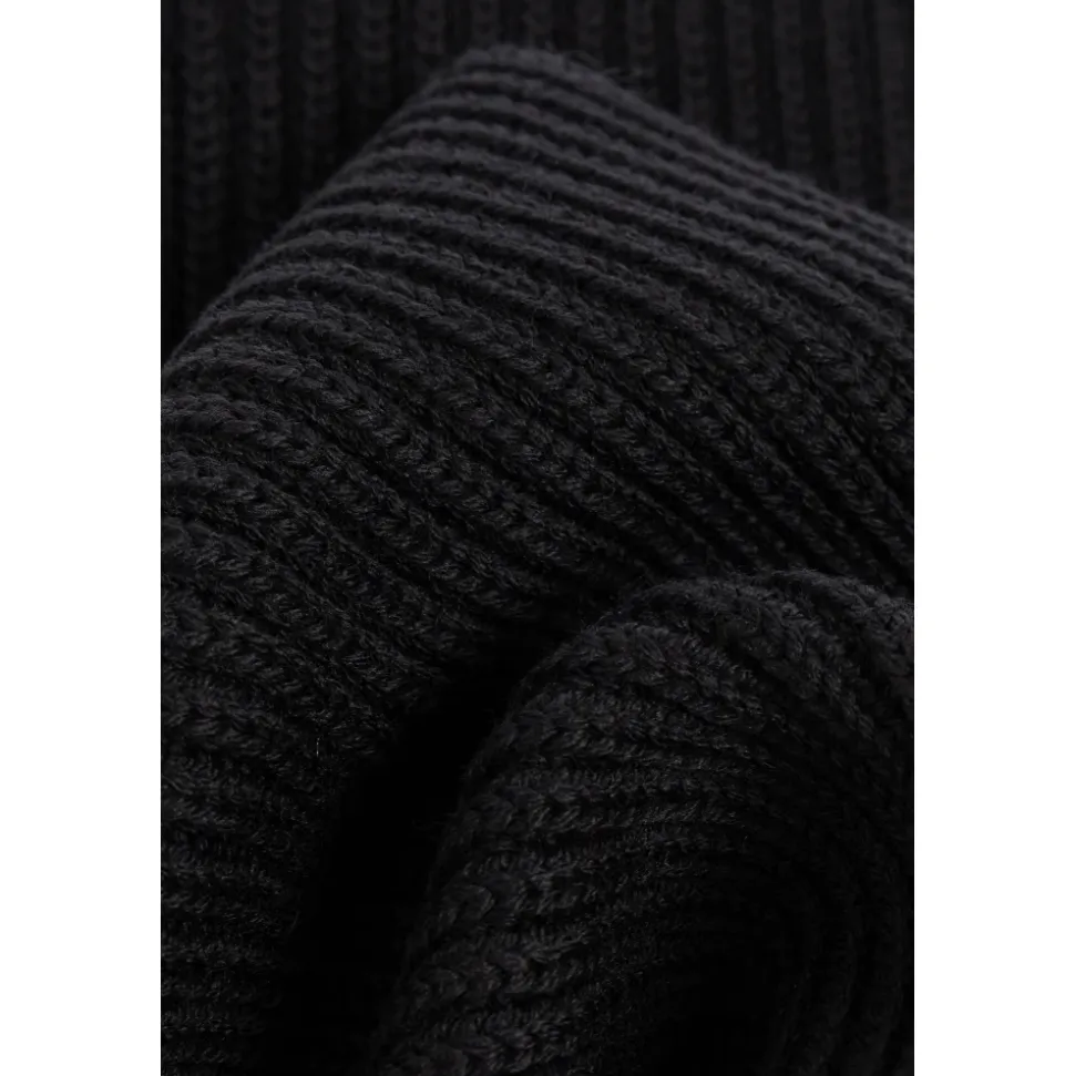 Set: hat and scarf