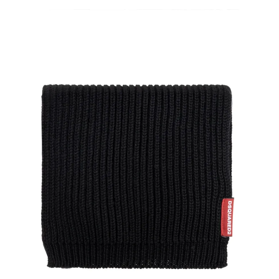 Set: hat and scarf