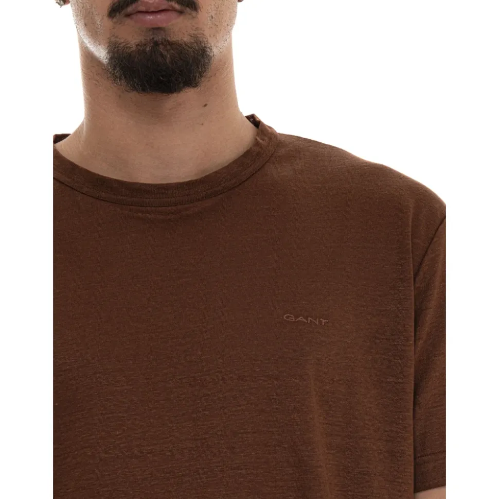 Short-sleeved round-necked T-shirt