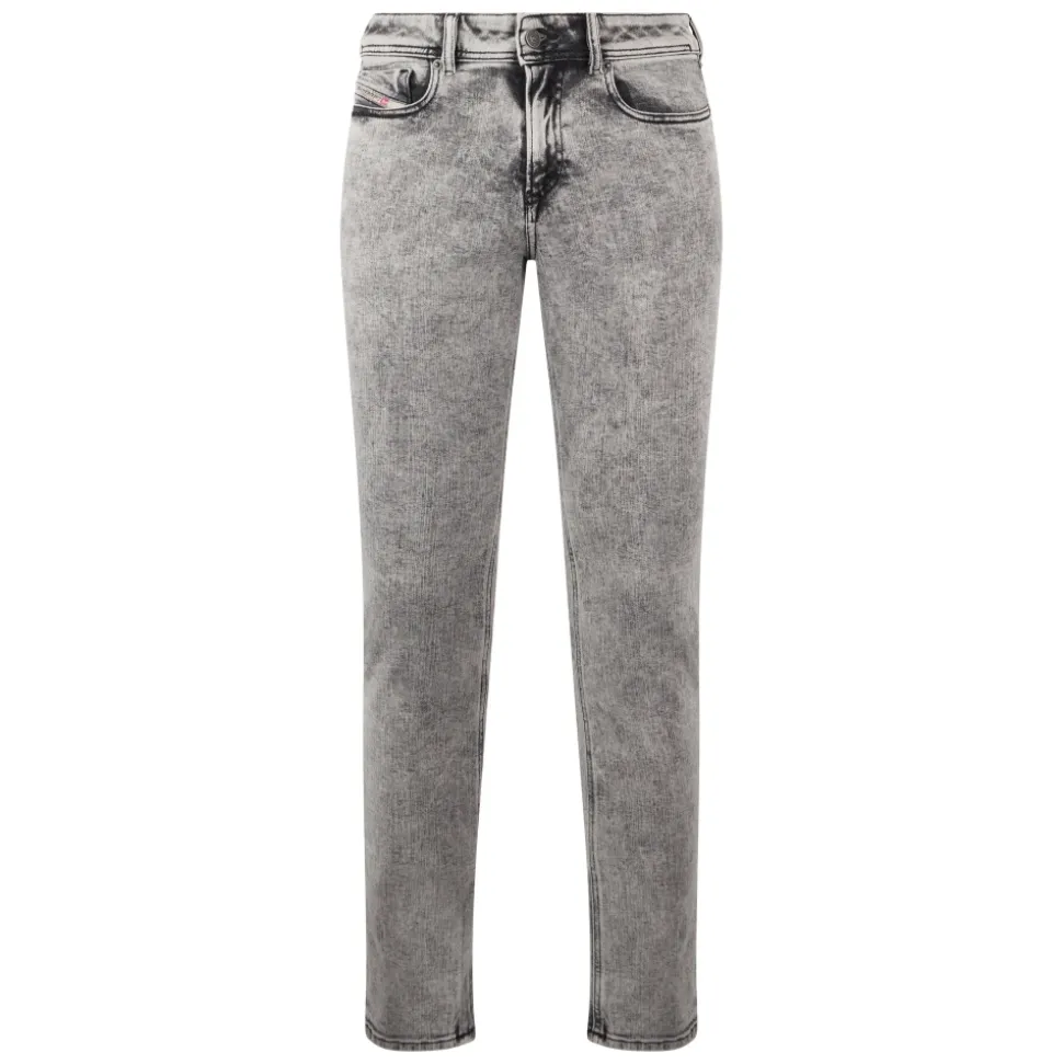 Slim fit jeans in faded gray
