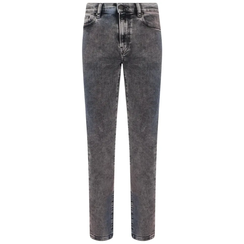 Slim Fit Jeans in Versatile Denim