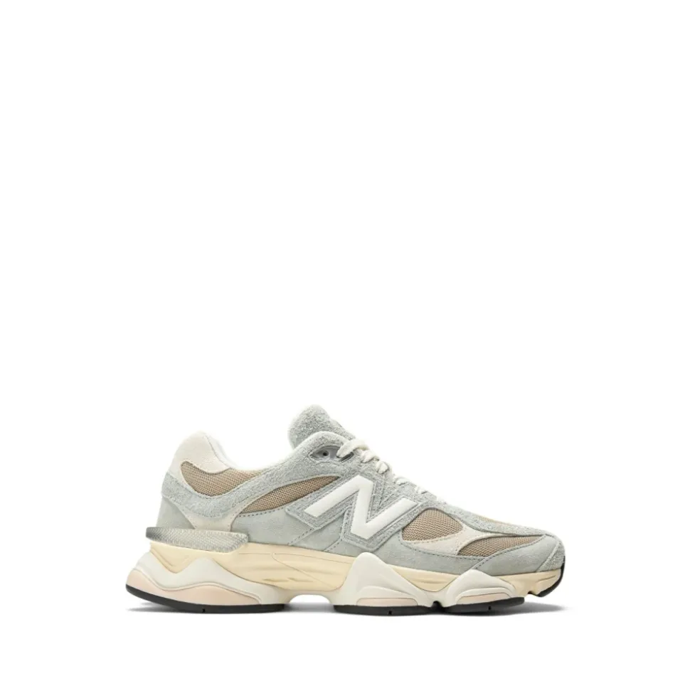 9060 Sneakers