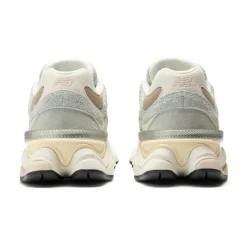 9060 Sneakers