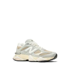 9060 Sneakers