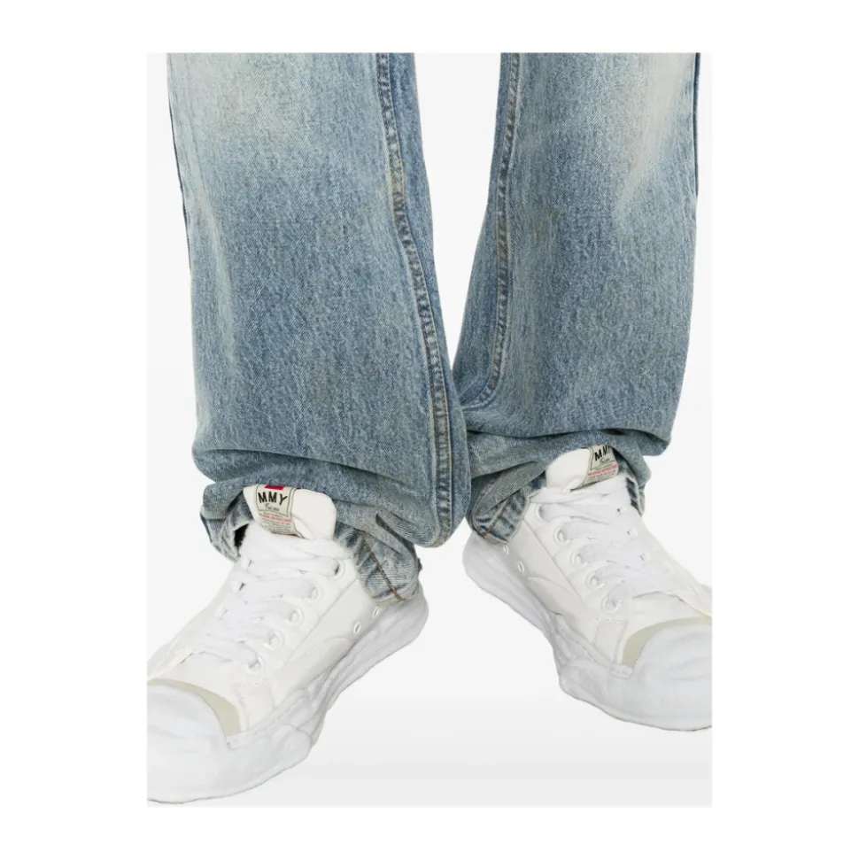 Straight Jeans