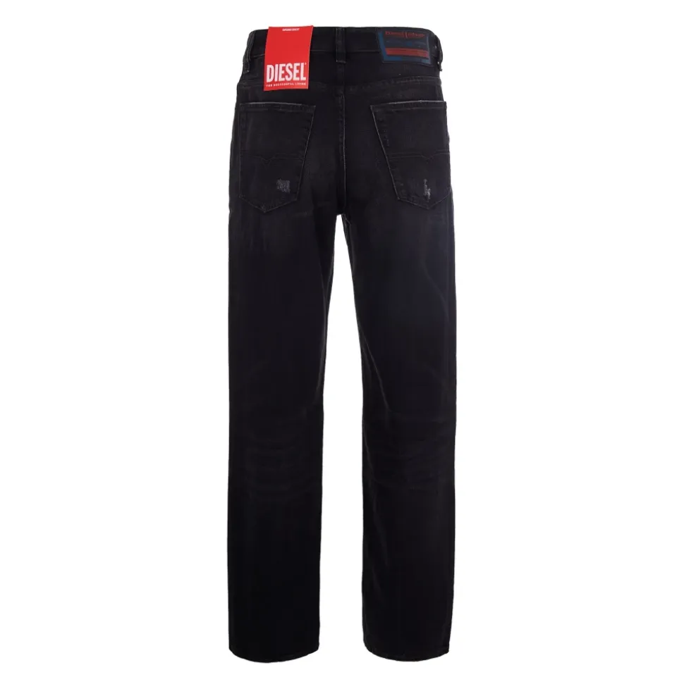 Straight Jeans