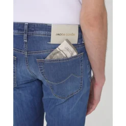 Straight Jeans