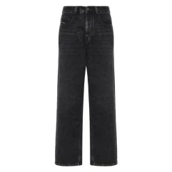 Straight Jeans