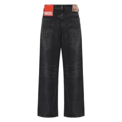 Straight Jeans