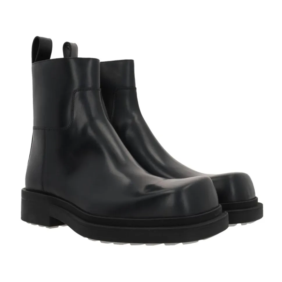 Stylish Leather Ankle Boots with Rubber Sole