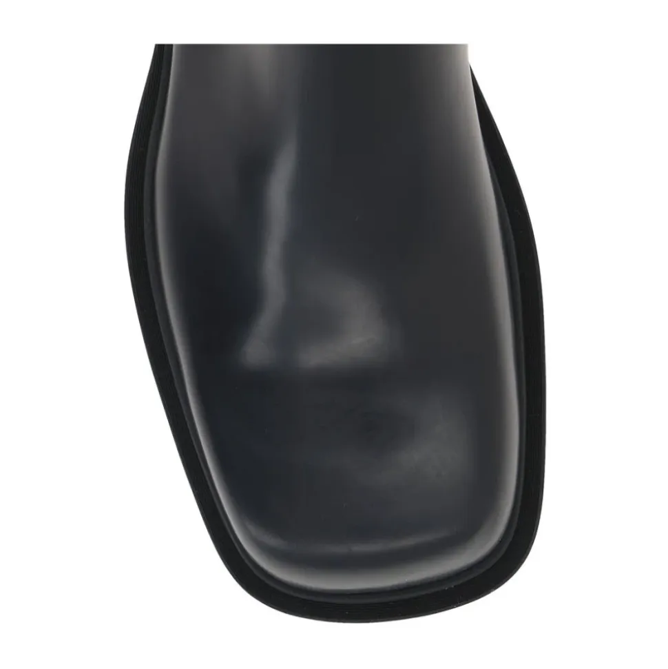 Stylish Leather Ankle Boots with Rubber Sole