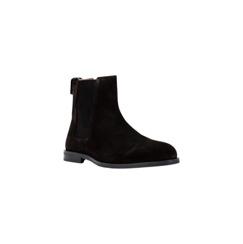 Suede Chelsea Boots with Rubber Sole