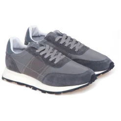 Tour Sneaker
