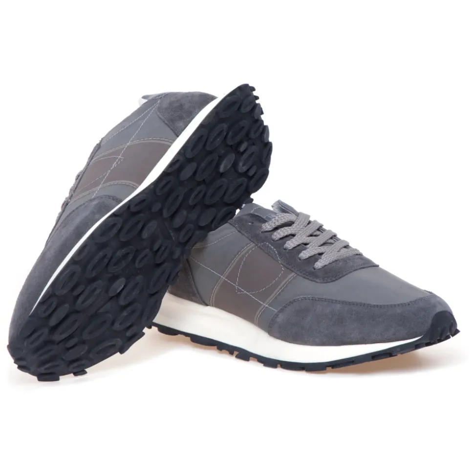 Tour Sneaker