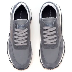 Tour Sneaker
