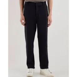 Trousers with zip pockets