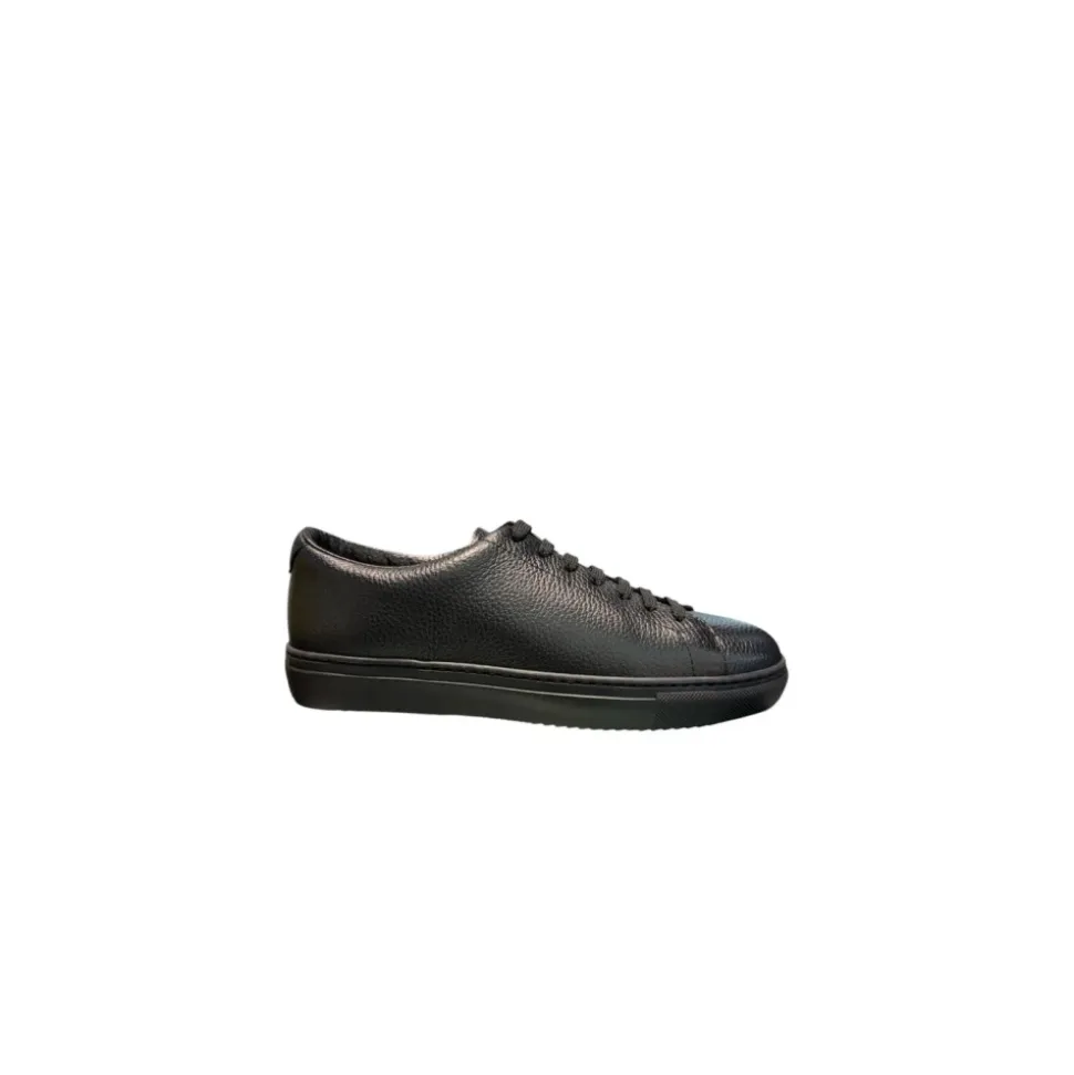 Tumblet Sneaker