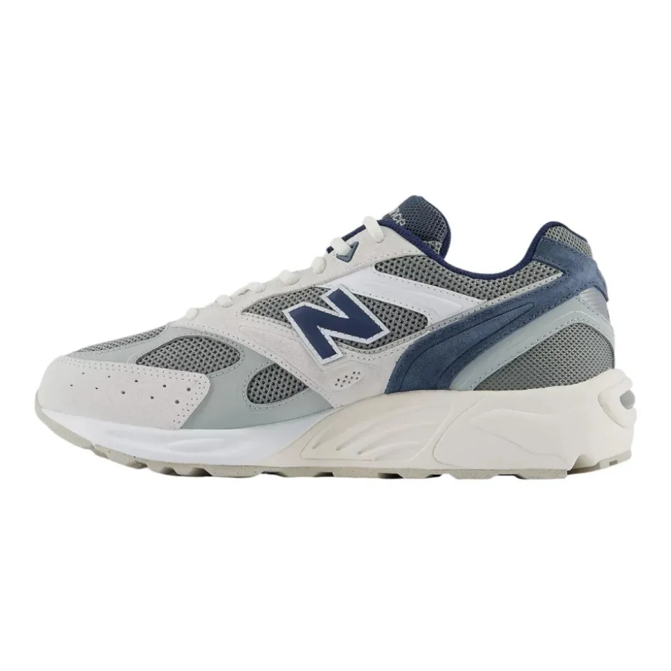 U880 Sneakers