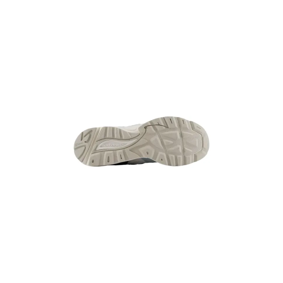U880 Sneakers