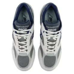 U880 Sneakers