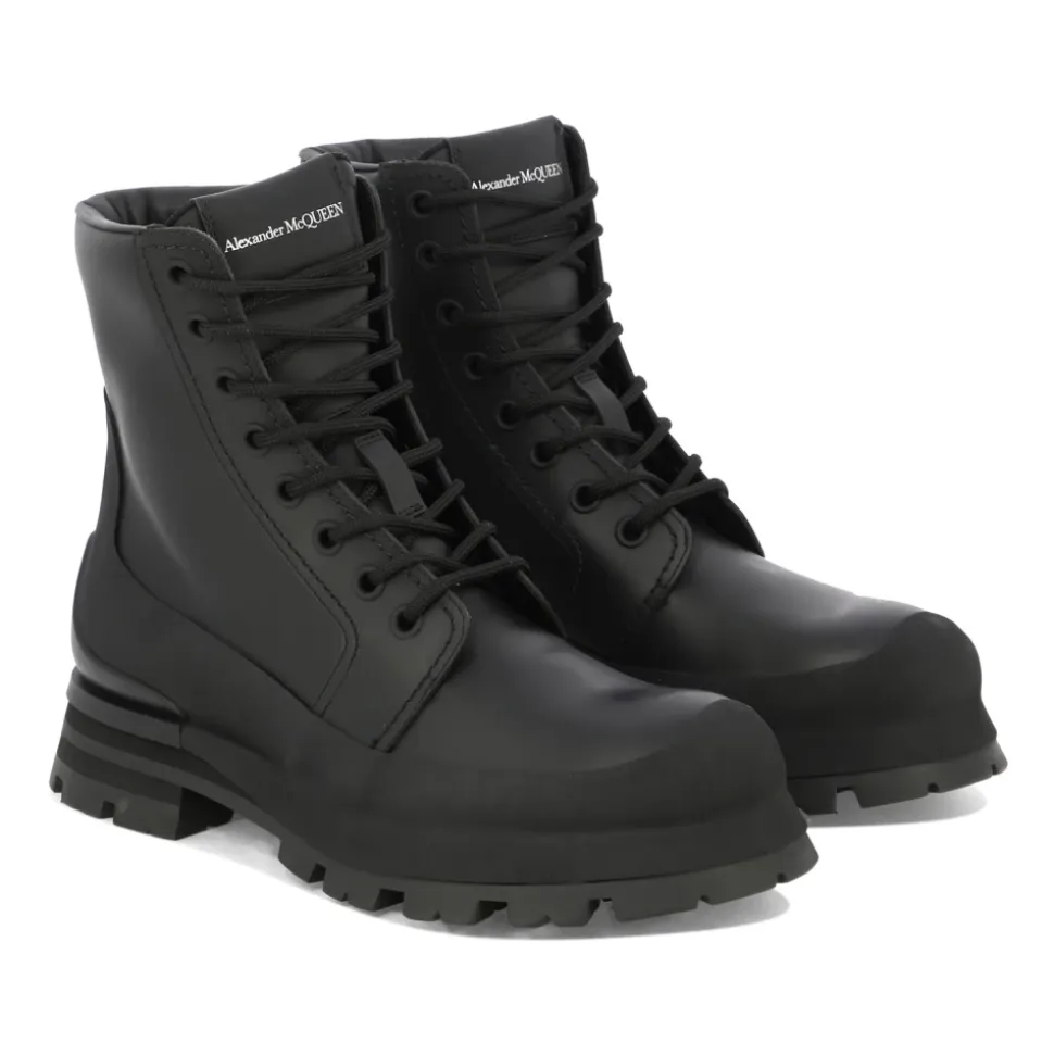 Wander Ankle Boots