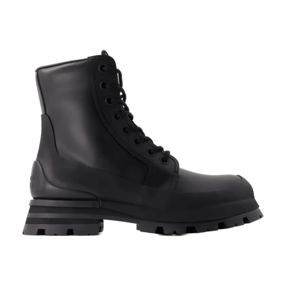 Wander Ankle Boots