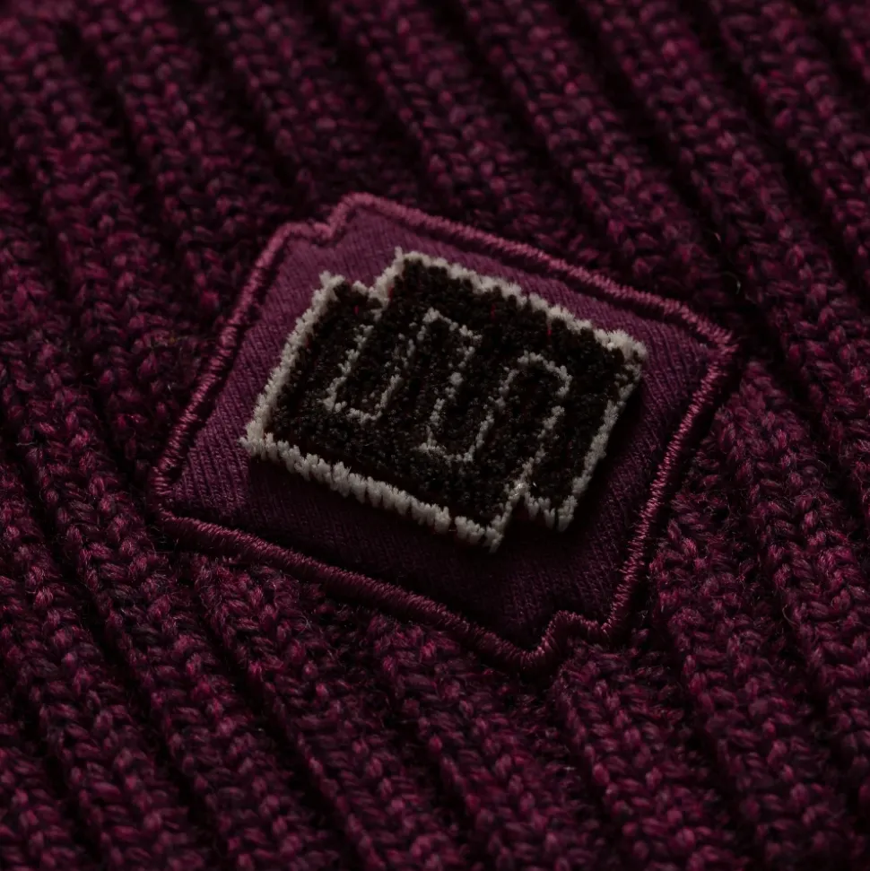Wool Beanie Logo Detail