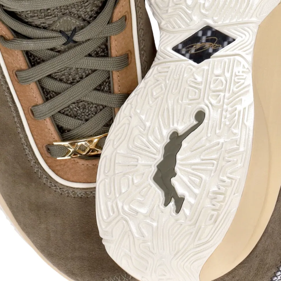 Xx Basketball Shoe