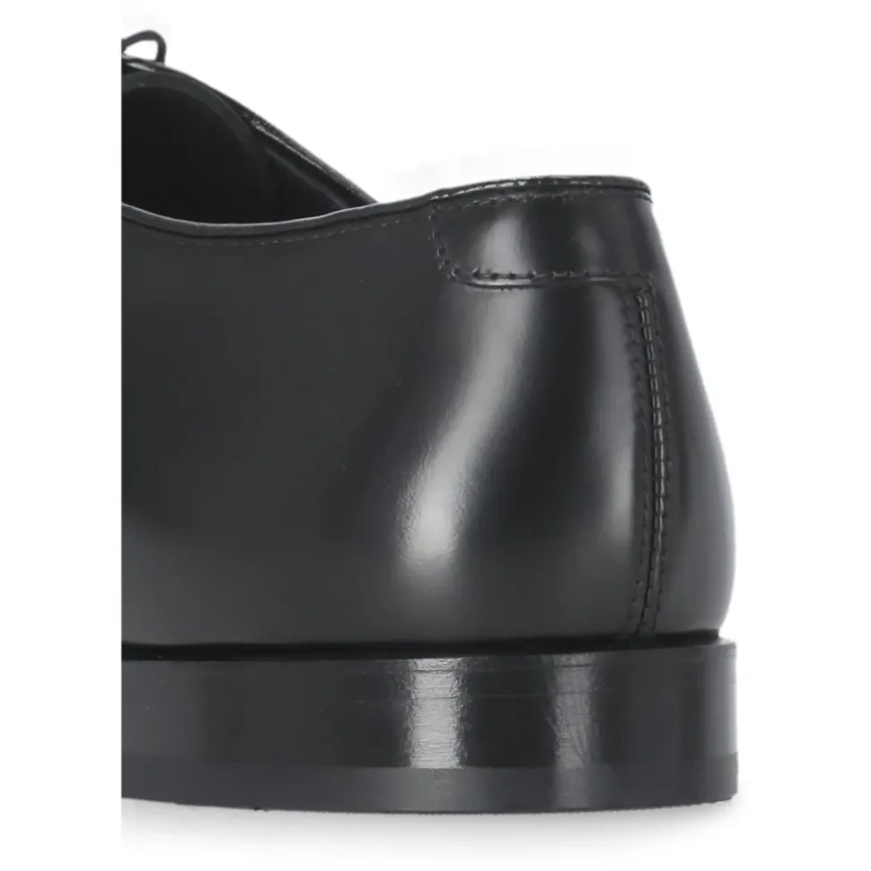 York Lace-Up Shoe