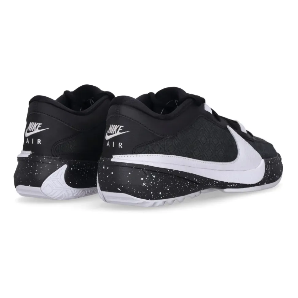 Zoom Freak 5 Basketball Shoe