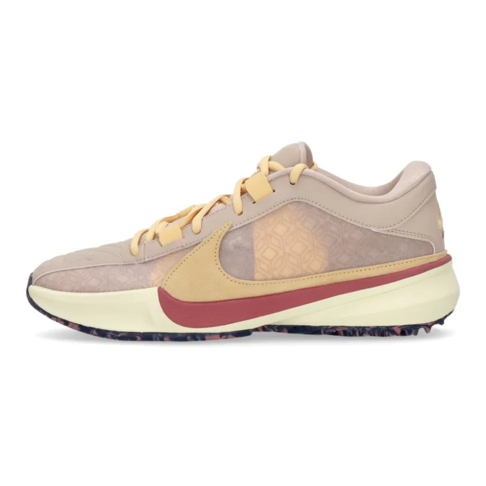 Zoom Freak 5 Basketball Shoe